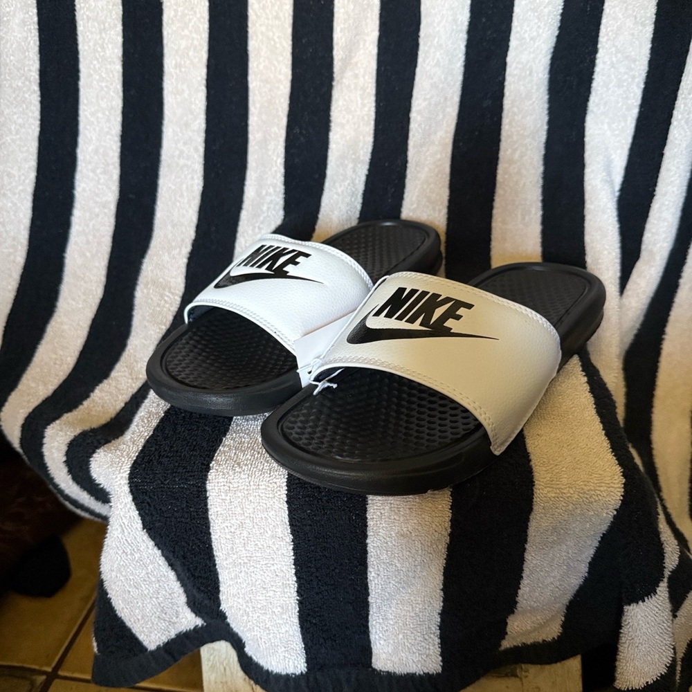 Nike Women’s Black and White Slide Sandals